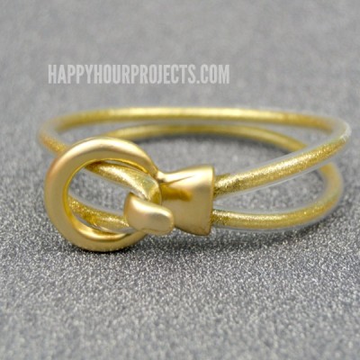 http://happyhourprojects.com/wp-content/uploads/2015/03/Gold-Glitter-Tube-Bracelet-1.1-400x400.jpg