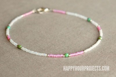 http://happyhourprojects.com/wp-content/uploads/2015/07/Beaded-Ankle-Bracelet-1.2-400x267.jpg
