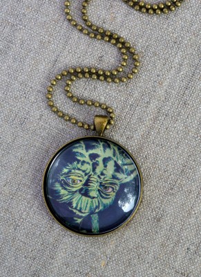 http://happyhourprojects.com/wp-content/uploads/2015/07/Yoda-Cabochon-Necklace-3.1-291x400.jpg