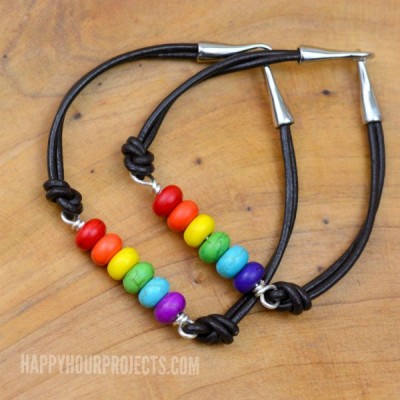 http://happyhourprojects.com/wp-content/uploads/2015/09/Leather-Rainbow-Bead-Bracelets-2.1-400x400.jpg