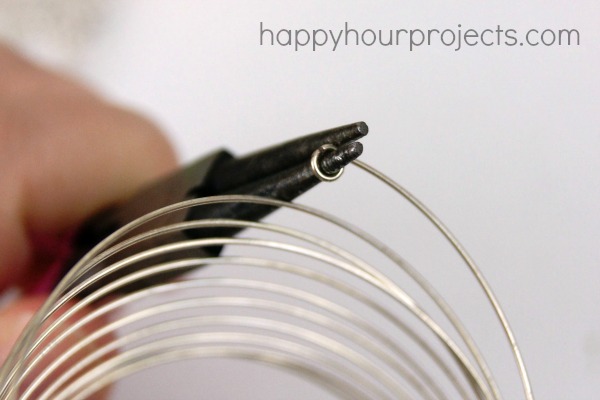 Easy Two-Tone Memory Wire Bracelet at www.happyhourprojects.com