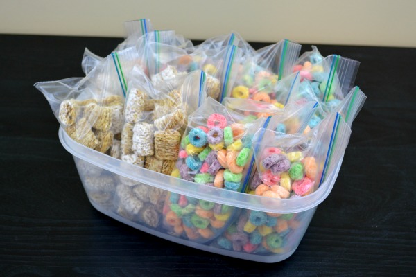 Packing Quick Snacks Is Easy with Kellogg's - at happyhourprojects.com