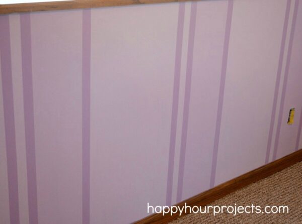 How to Paint Easy Wall Stripes at www.happyhourprojects.com