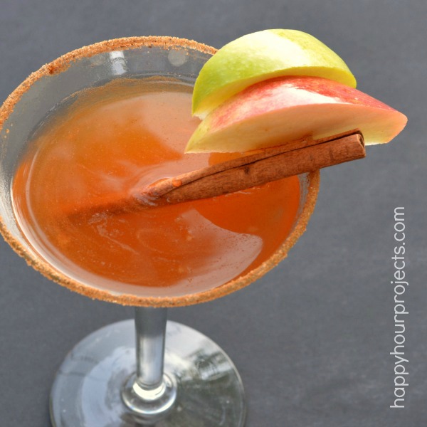 Apple Pie Martini at www.happyhurprojects.com
