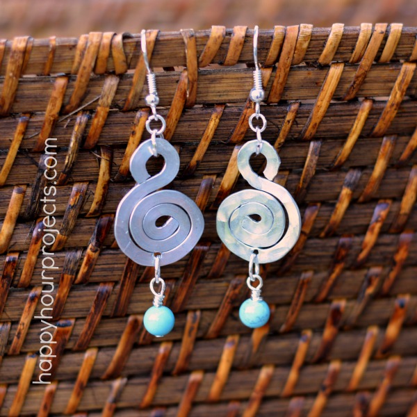 Hammered Wire Spiral Earrings at www.happyhourprojects.com