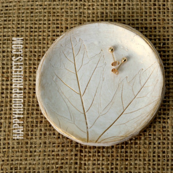 Leaf-Imprinted Polymer CLay Jewelry Dish at www.happyhourprojects.com