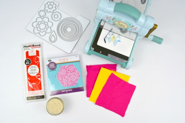 No-Sew Hexi Aromatherapy Drawer Sachets at www.happyhourprojects.com