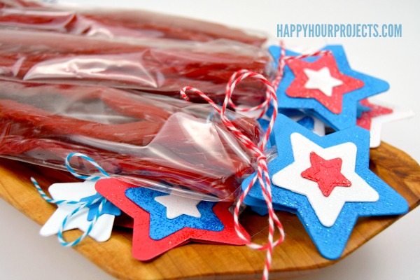 Twizzlers Twists Treat Bags at www.happyhourprojects.com | Part star-spangled craft, part sweet summer treat, and totally easy to add to your party! #sponsored #HersheySummerFun