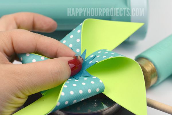 Easy DIY Pinwheels at www.happyhourprojects.com