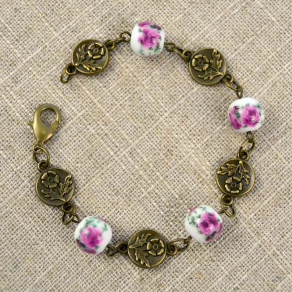 Easy DIY Bracelet | A Vintage Floral Design at happyhourprojetcs.com