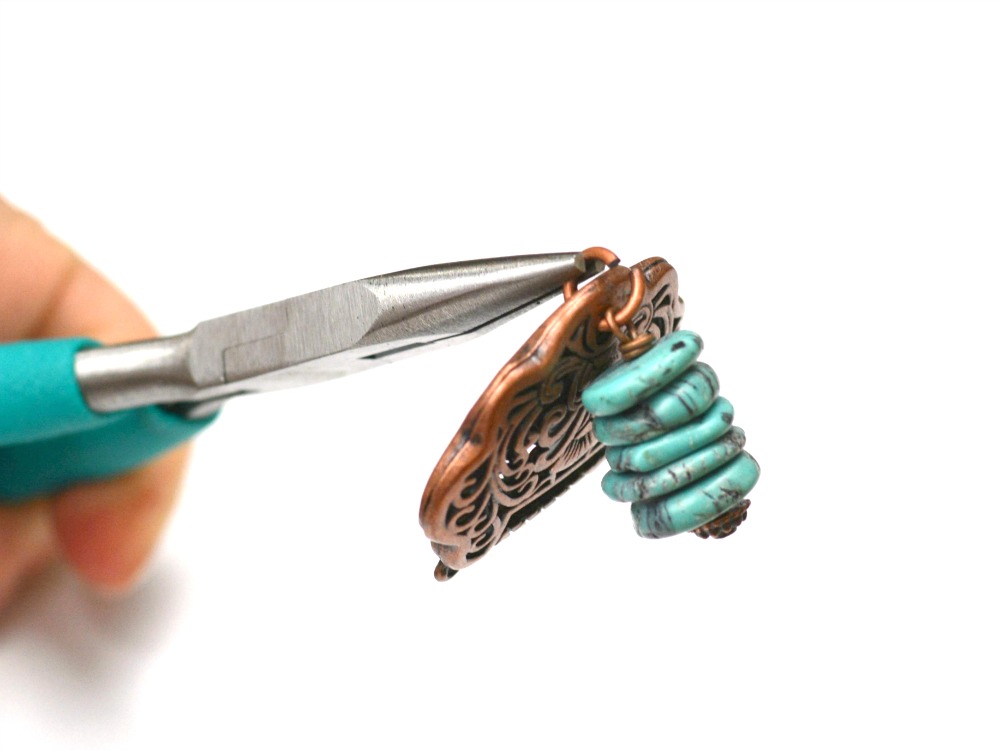 Copper + Turquoise DIY Necklace at happyhourprojects.com #DIY #necklace #jewelry #accessories